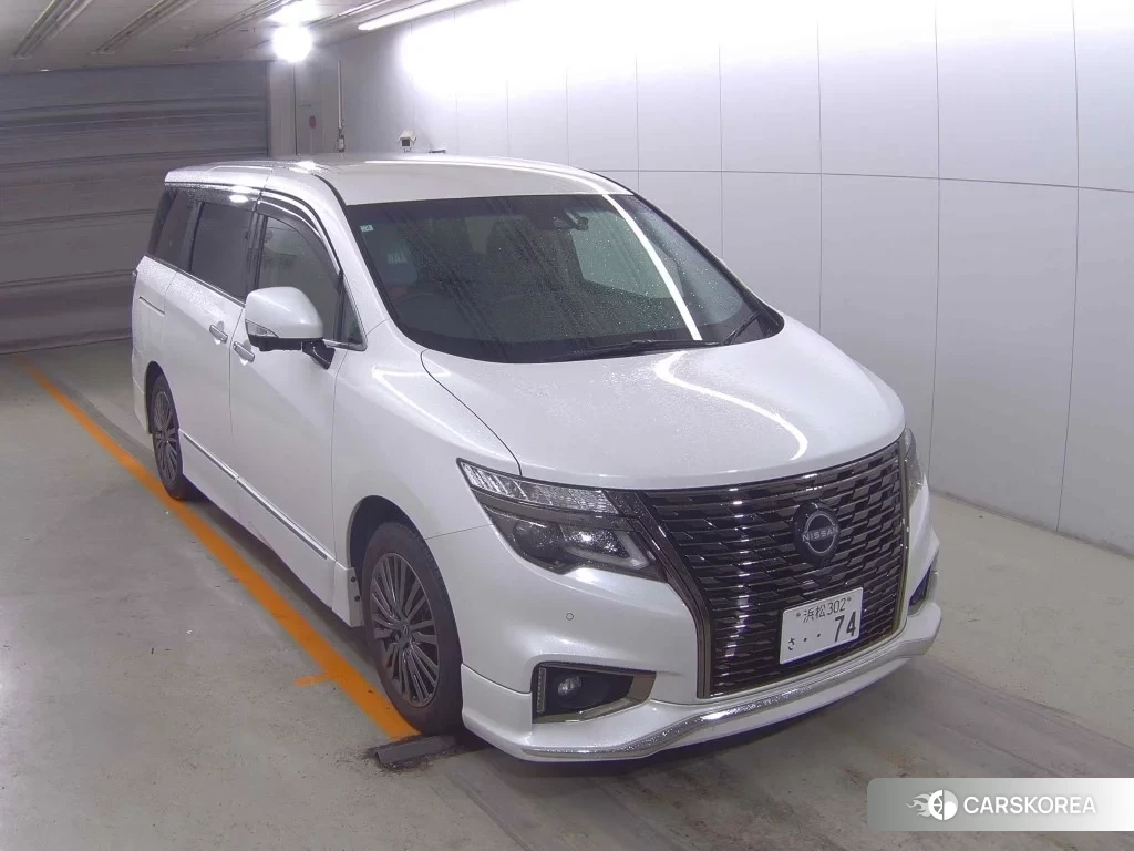 Nissan Elgrand 2023 из Японии