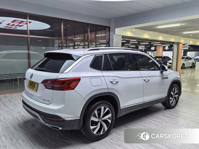Volkswagen Tayron 2021 Белый из Китая