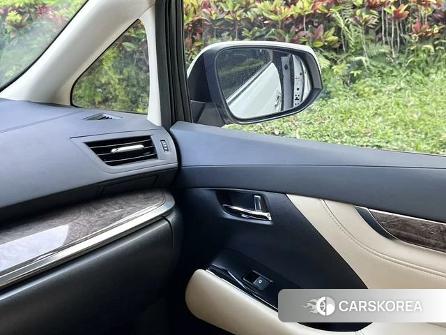 Toyota Alphard 2021 Белый из Китая