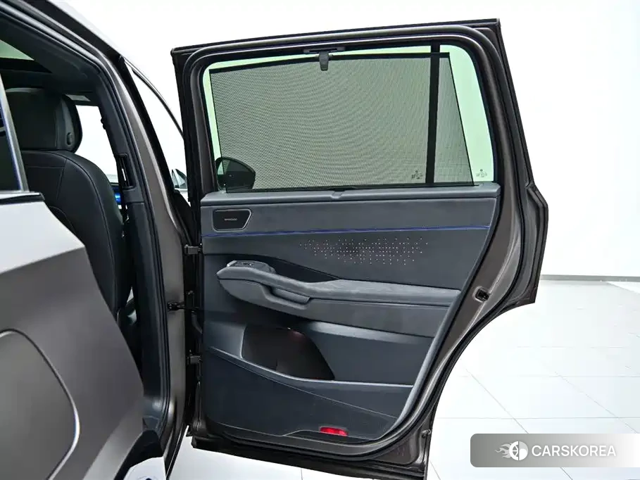 Volkswagen Touareg 2025 Champagne/brown из Китая