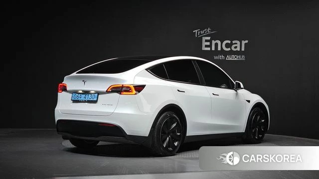 Tesla Model Y 2021 Белый из Кореи