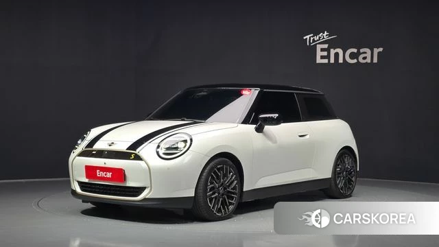 Mini Cooper Electric 4th Generation 2024 Белый из Кореи