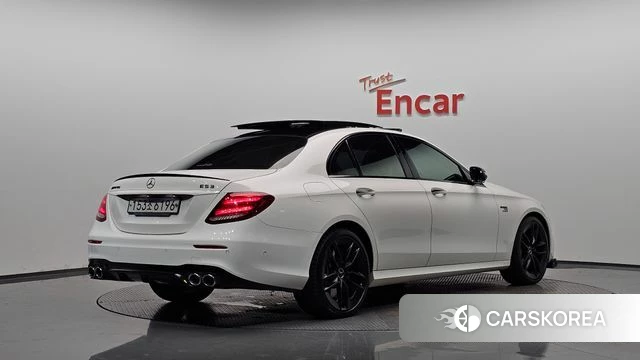 Mercedes-Benz E-Class W213 2019 Белый из Кореи