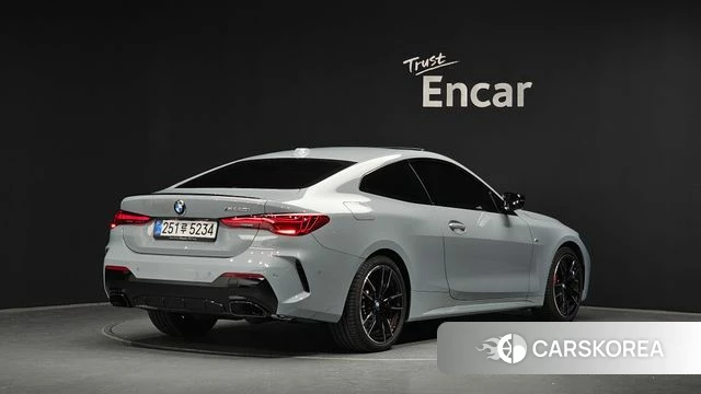 BMW 4 Series (G22) 2025 Серебристо-серый из Кореи