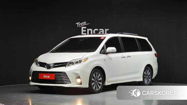 Toyota Sienna 2018 Белый из Кореи