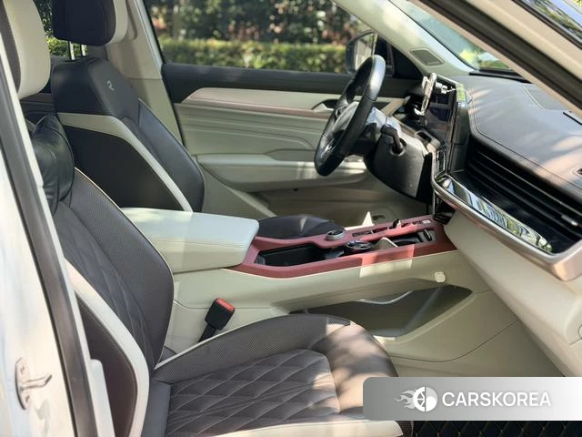 Volkswagen Tavendor 2023 Белый из Китая