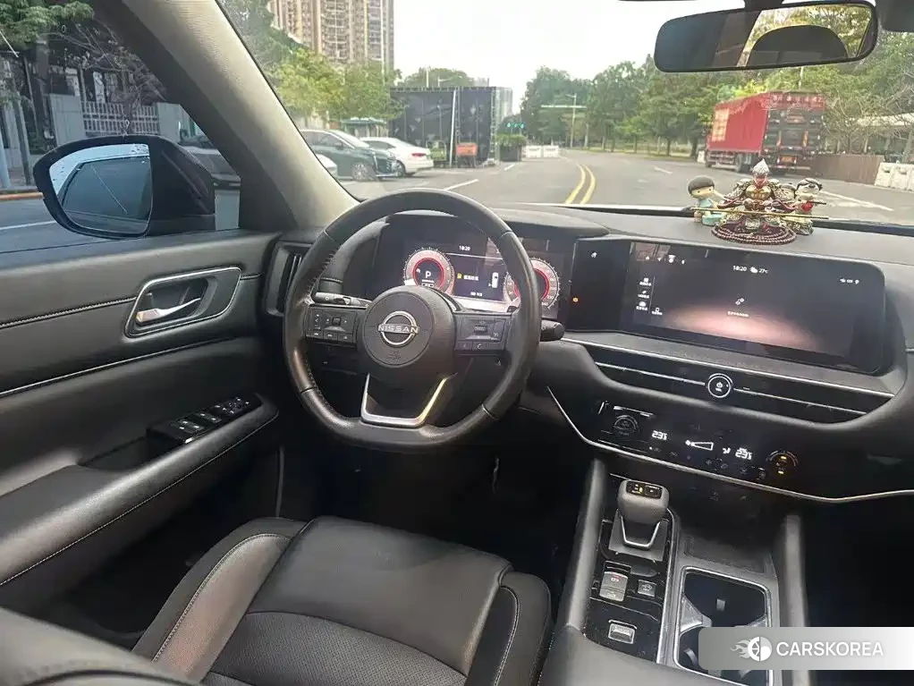Nissan Pathfinder 2024 Черный из Китая