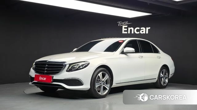 Mercedes-Benz E-Class W213 2019 Белый из Кореи