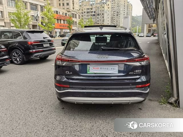 Audi Q4 2025 Темно-серый из Китая