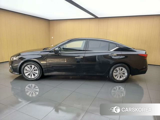 Nissan Altima 2023 Черный из Китая