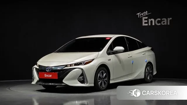Toyota Prius Prime 2018 Белый из Кореи