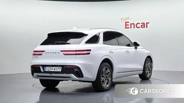 Genesis GV70 2022 Белый из Кореи