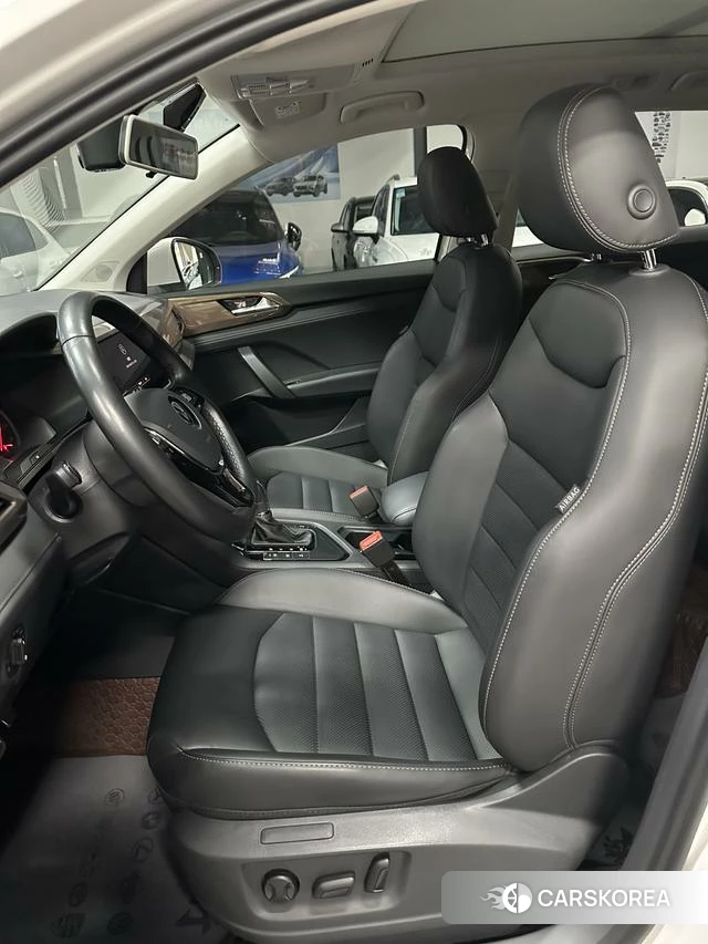 Volkswagen Tharu 2021 Белый из Китая
