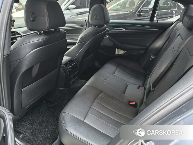 BMW 5 series 2023 Темно-серый из Китая
