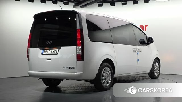 Hyundai Staria 2023 Белый из Кореи