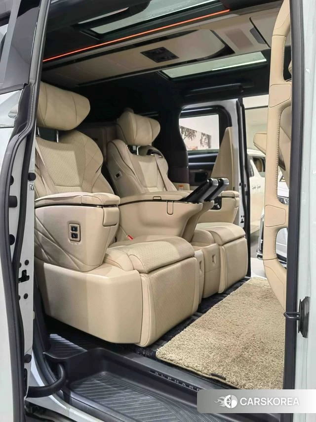 Toyota Alphard 2025 Белый из Китая