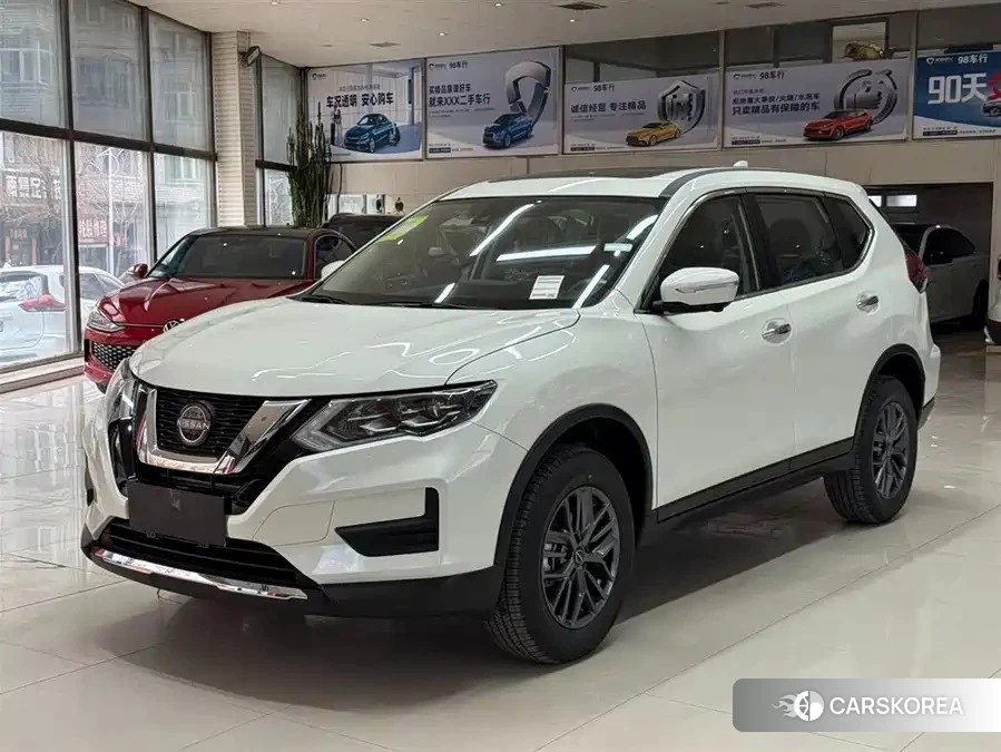 Новый Nissan X-Trail 2026 Белый из Китая
