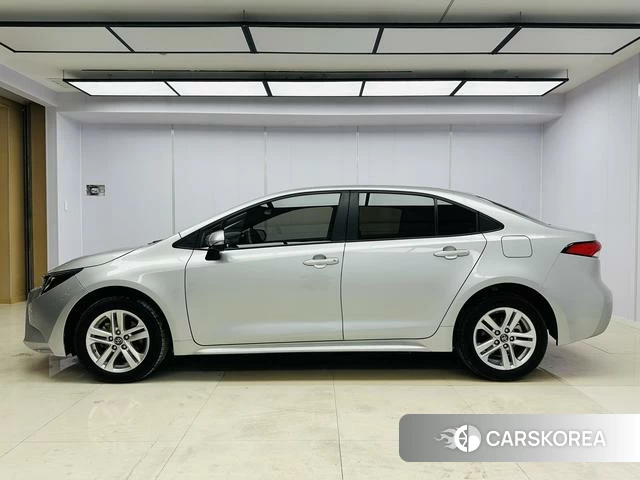 Toyota Levin 2022 Серебристо-серый из Китая