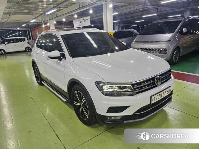 Volkswagen Tiguan second Generation 2019 Белый из Кореи