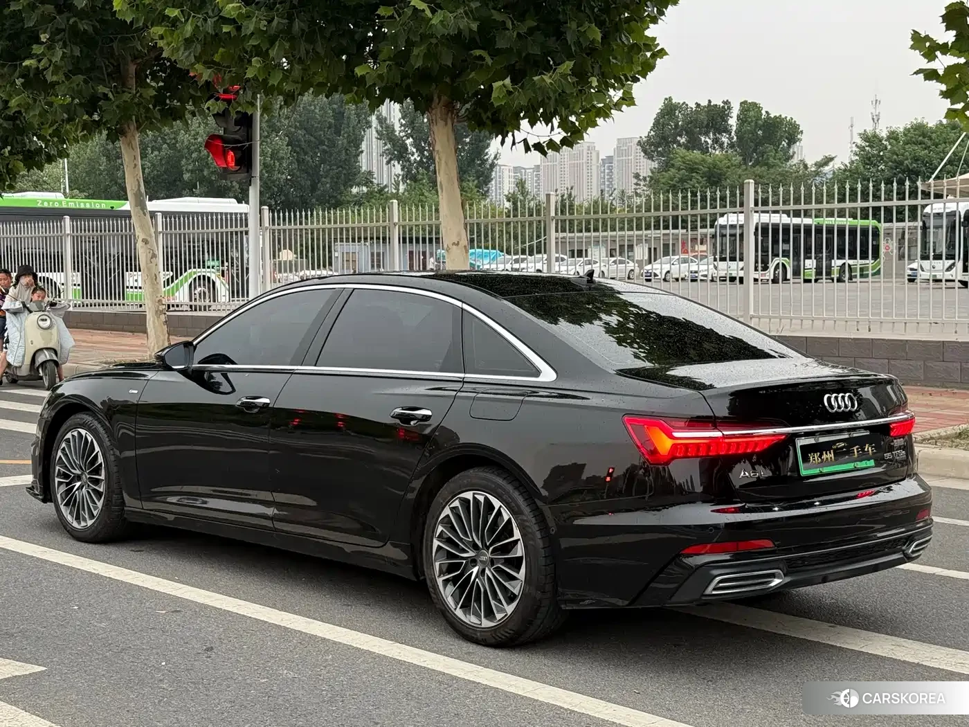 Audi A6L 2022 Черный из Китая
