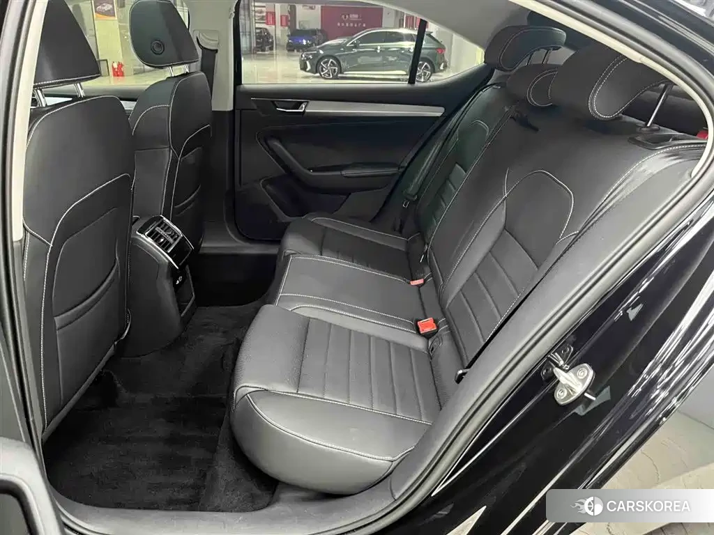 Skoda Superb 2024 Черный из Китая