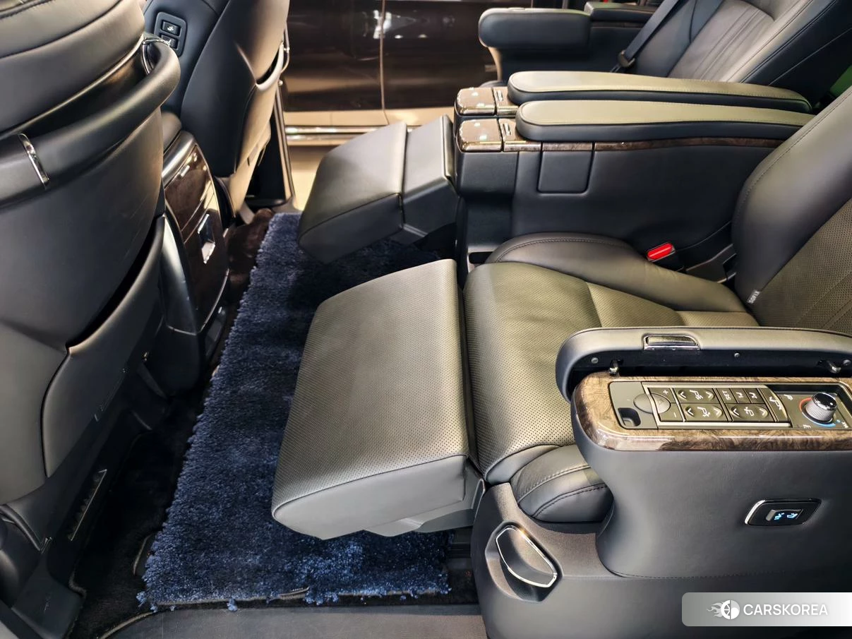 Toyota Vellfire 2021 Черный из Китая