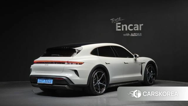 Porsche Taycan 2025 Серебристо-серый из Кореи
