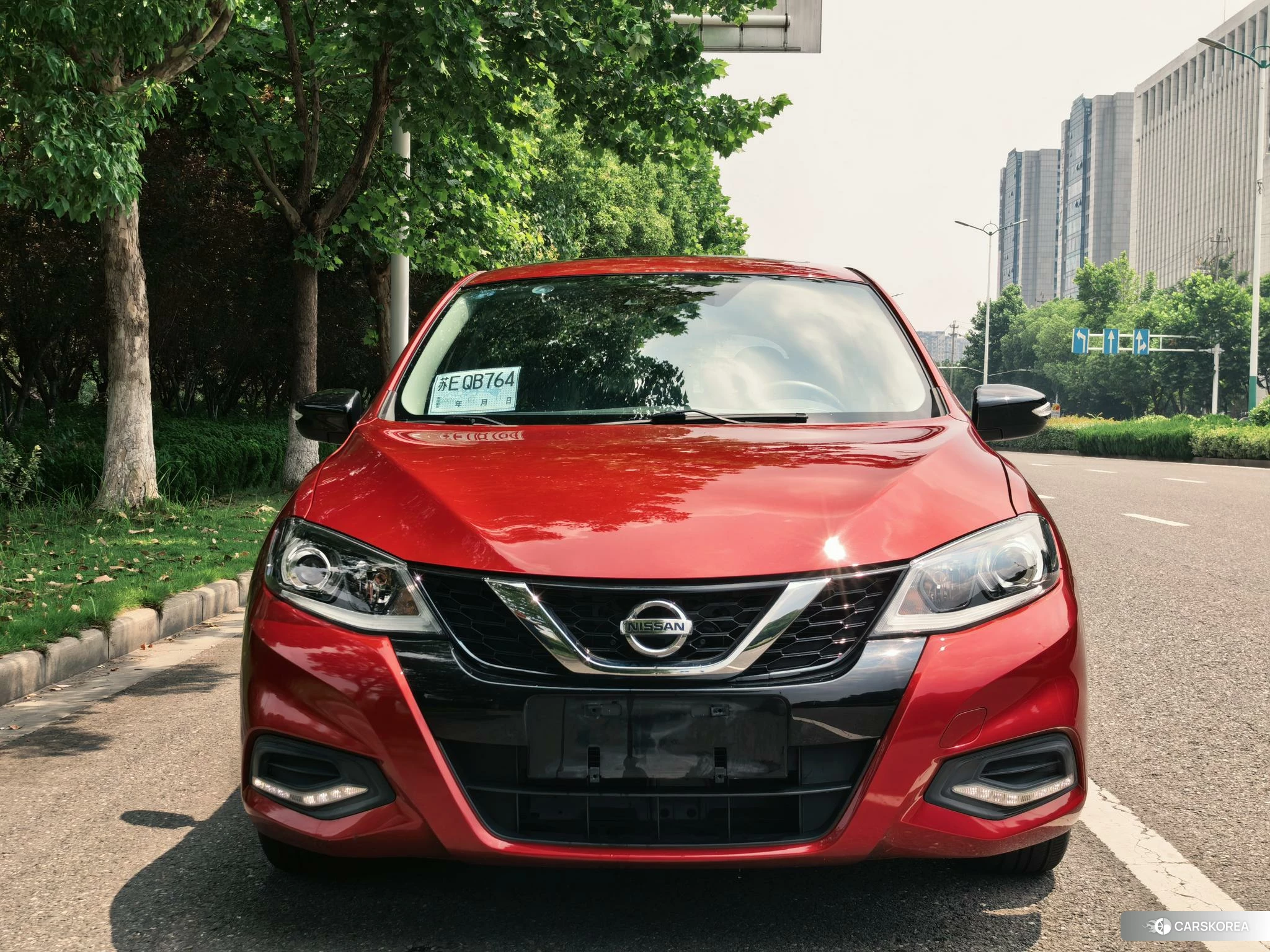 Nissan Tiida 2020 Красный из Китая