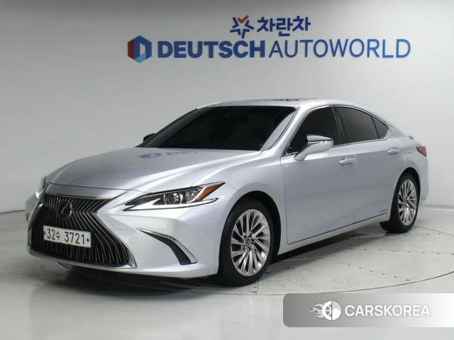 Lexus ES300h 7th generation 2018 Серебряный из Кореи