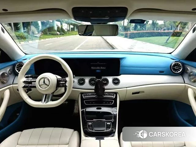 Mercedes-Benz E-Class 2023 Белый из Китая