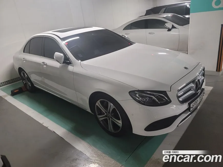 Mercedes-Benz E-Class W213 2018 Белый из Кореи