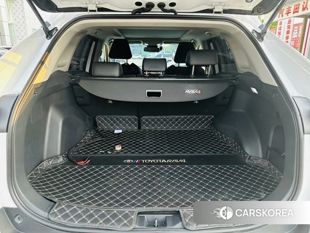 Toyota RAV4 2024 Белый из Китая
