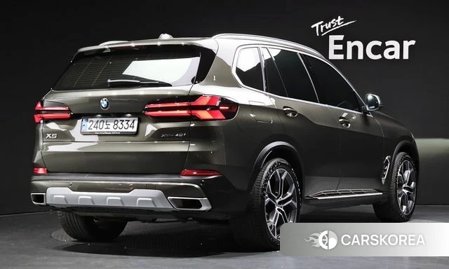 BMW X5 (G05) 2025 Темно-зеленый из Кореи