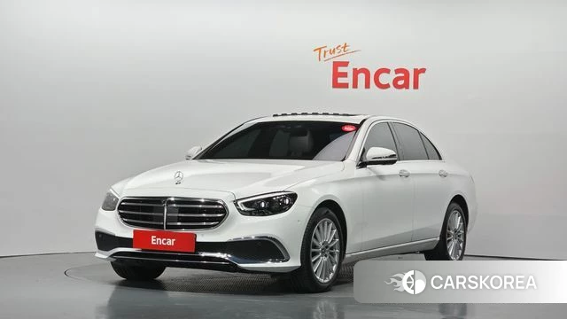 Mercedes-Benz E-Class W213 2023 Белый из Кореи