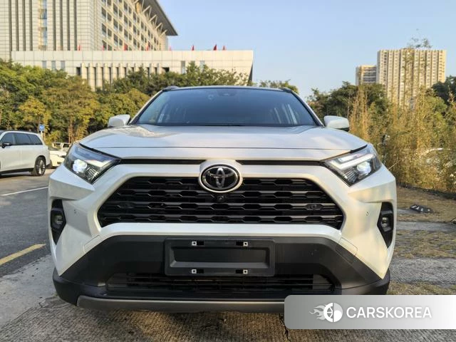 Toyota RAV4 2024 Белый из Китая