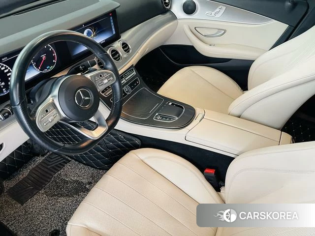 Mercedes-Benz E-Class 2020 Темно-серый из Китая