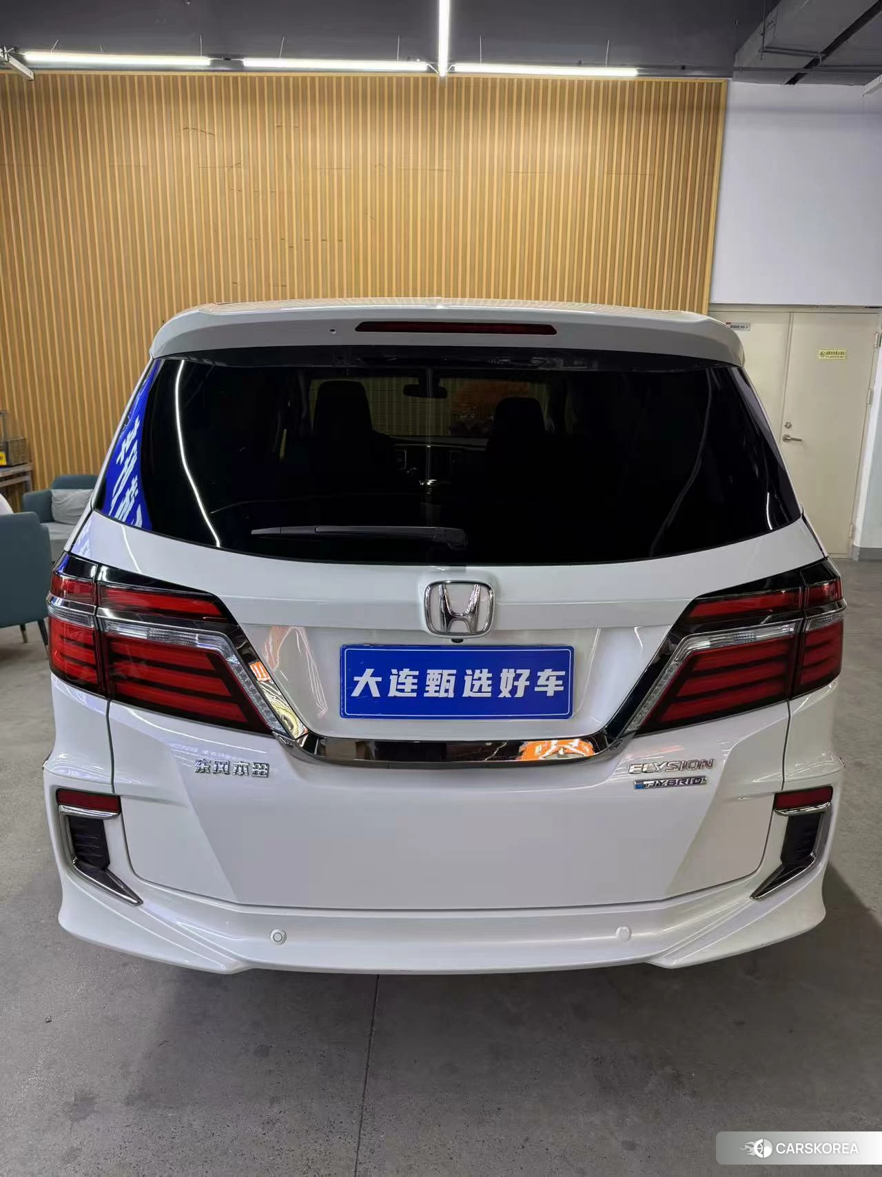 Honda Elysion 2019 Белый из Китая