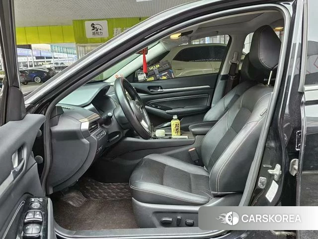 Nissan Altima 2022 Черный из Китая