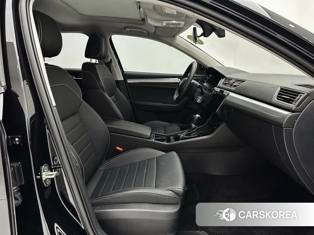 Skoda Superb 2023 Черный из Китая