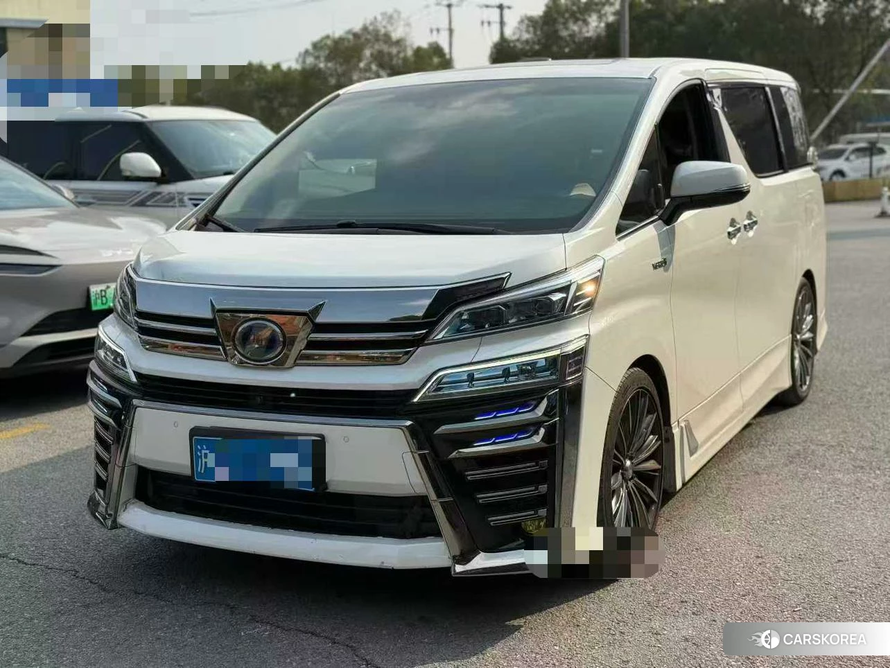 Toyota Vellfire 2021 Белый из Китая