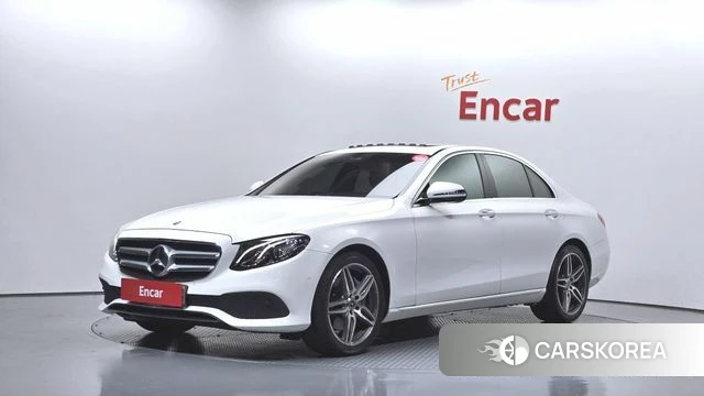 Mercedes-Benz E-Class W213 2019 Белый из Кореи