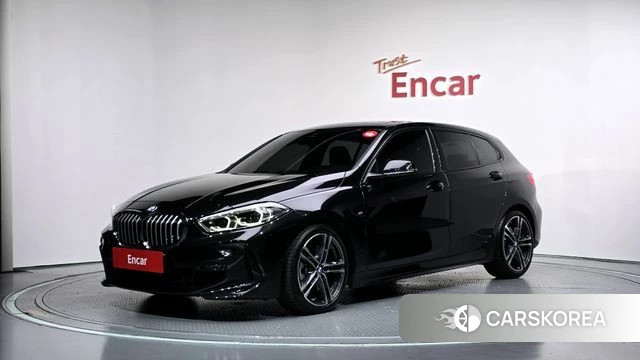BMW 1 Series (F40) 2023 Черный из Кореи