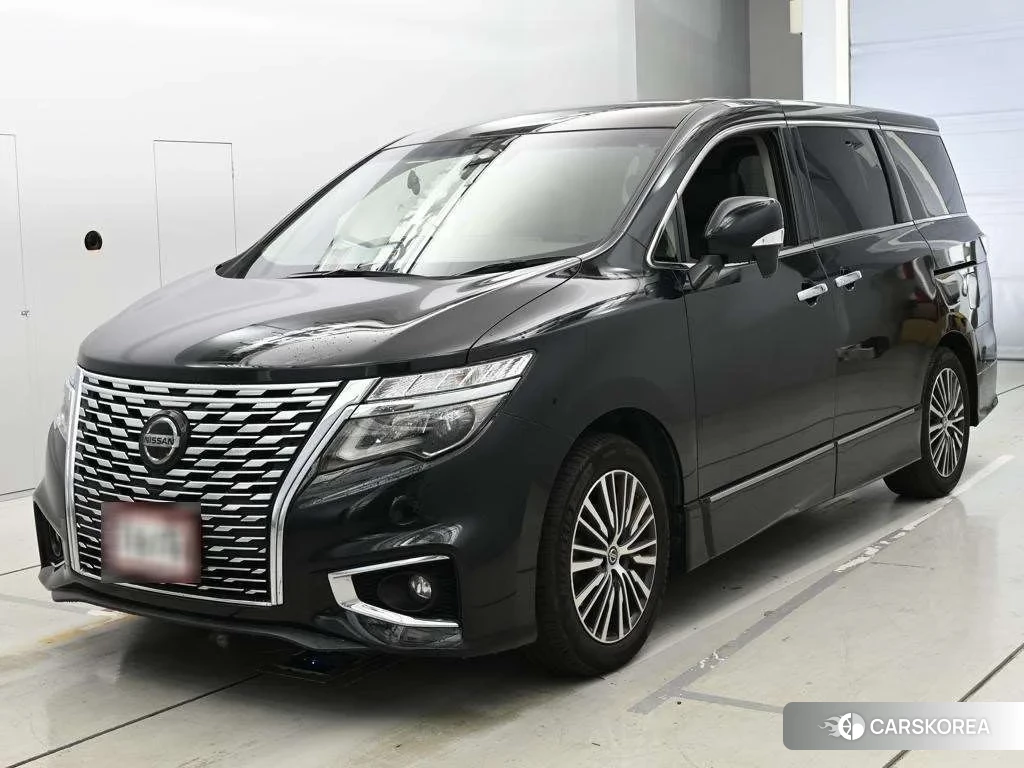 Nissan Elgrand 2021 из Японии