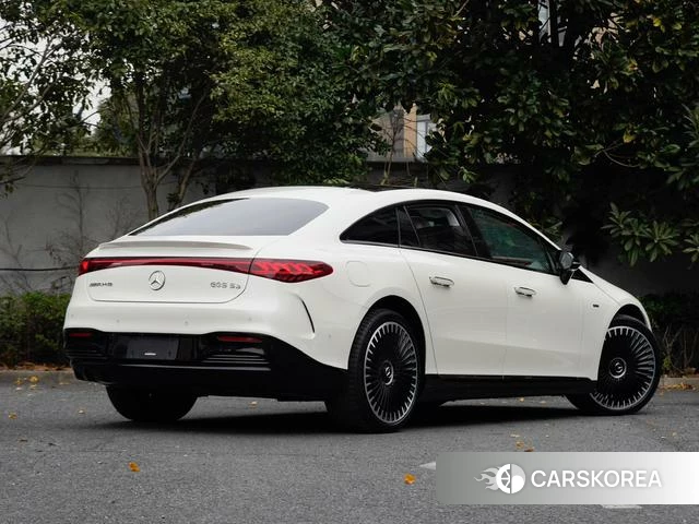 Mercedes-Benz AMG EQS 2023 Белый из Китая