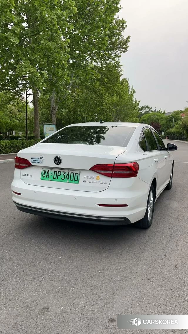 Volkswagen Lavida 2021 Белый из Китая
