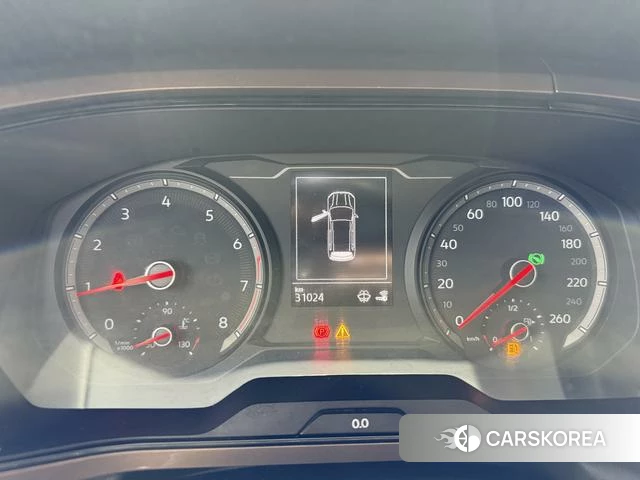 Volkswagen Tharu 2021 Белый из Китая