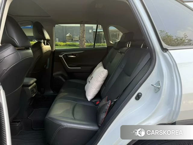 Toyota Wildlander 2024 Белый из Китая