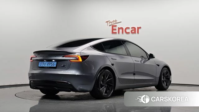 Tesla Model 3 2026 Серебряный из Кореи