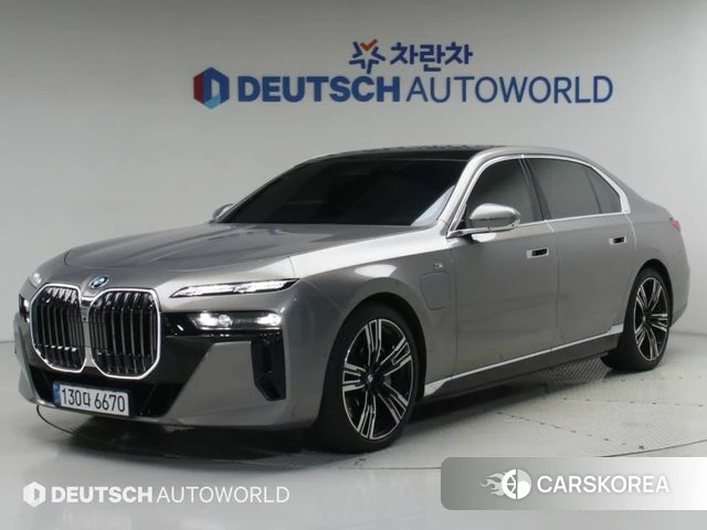 BMW 7 Series (G70) 2023 Серый из Кореи