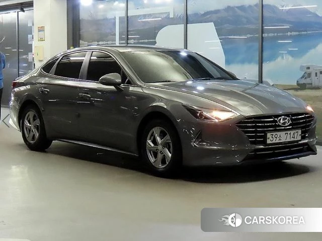 Hyundai Sonata (DN8) 2019 Серебристо-серый из Кореи